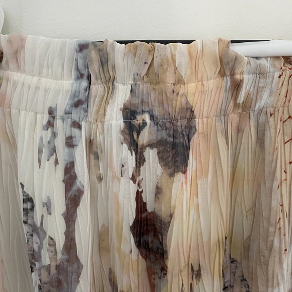 High waisted midi skirt - only worn once - Picture 2 of 6